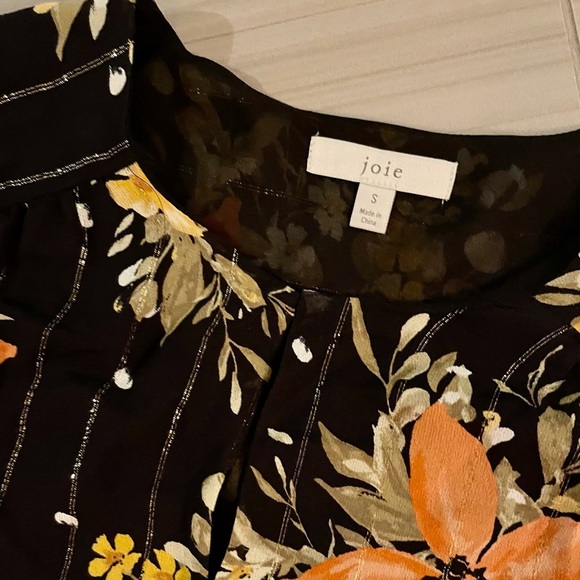 Joie Albany Floral Blouse. - Picture 10 of 10